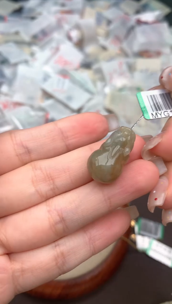 未镶嵌挂件翡翠一