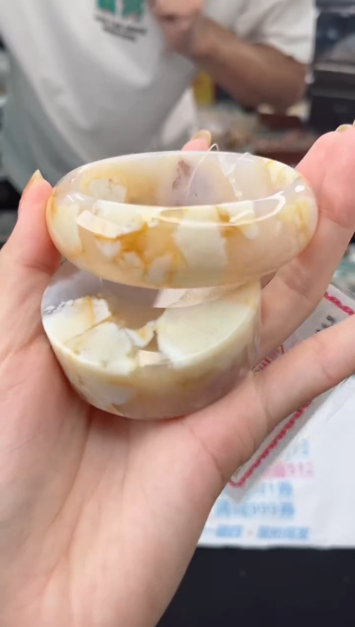 【闪购商品】石英质玉手镯未镶嵌59圈口（不退不换）1571310