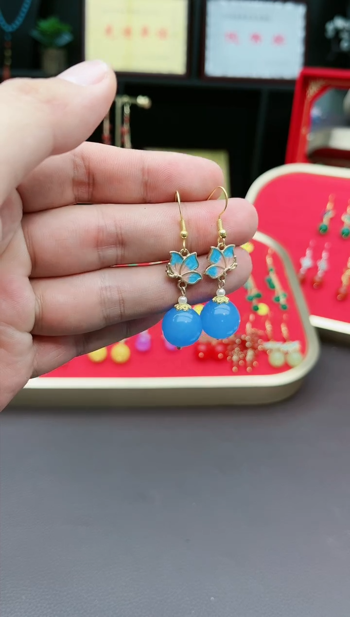 【闪购商品】玛瑙/玉髓耳钉银S925镶嵌蓝荷花蓝珠