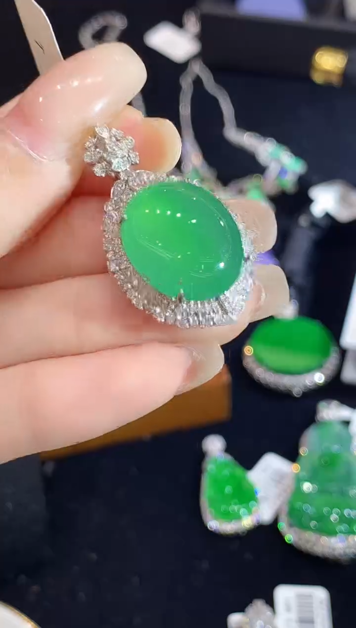 翡翠18K金镶嵌吊坠(不含链)MH多样性发其一