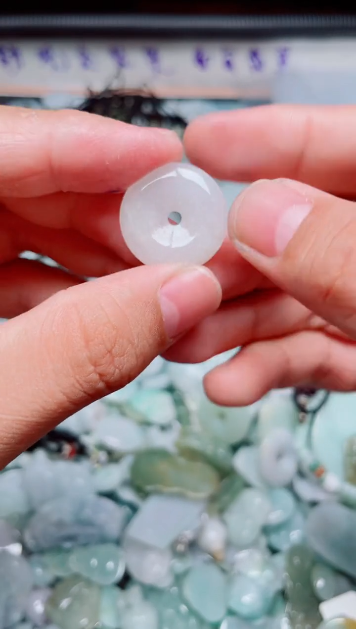 翡翠未镶嵌颈饰翡翠吊坠（不含链）109