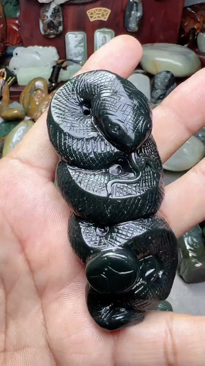 和田玉未镶嵌把件-0