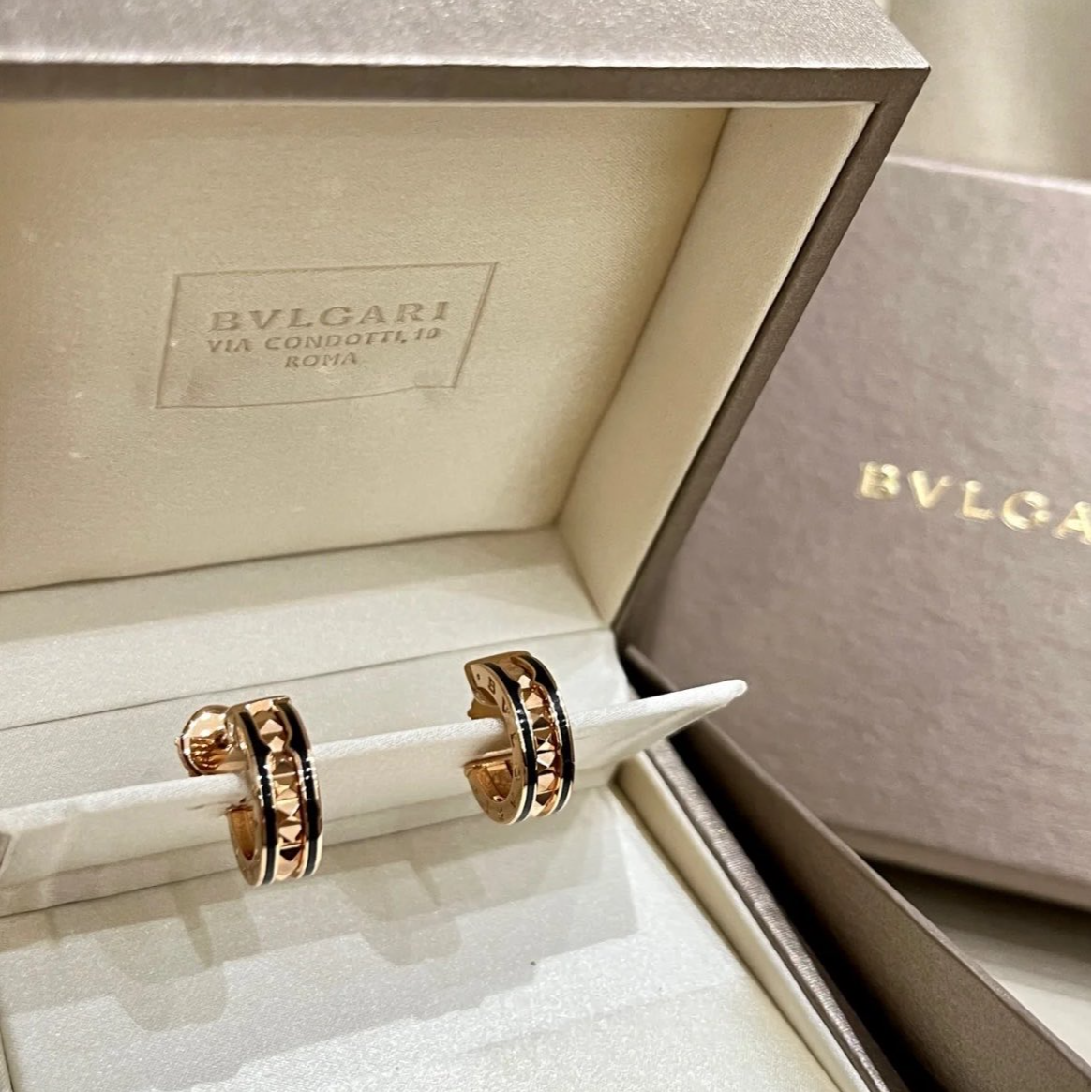 99新 BVLGARI/宝格丽 小花6欢 宝格丽菱格纹黑陶瓷耳钉玫瑰金