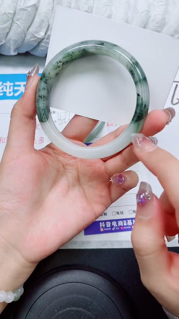 【闪购商品】石英质玉手镯未镶嵌S56-64/65