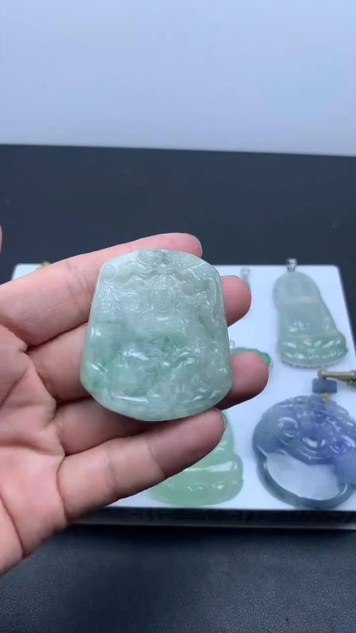 颈饰未镶嵌翡翠吊坠