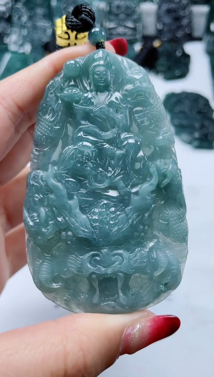 【闪购商品】翡翠颈饰未镶嵌               