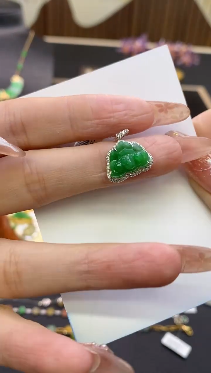 【闪购商品】翡翠颈饰18K金镶嵌净货11843