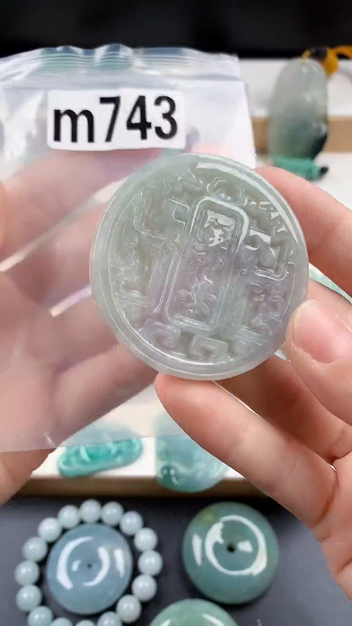 颈饰未镶嵌翡翠天然翡翠吊坠挂件