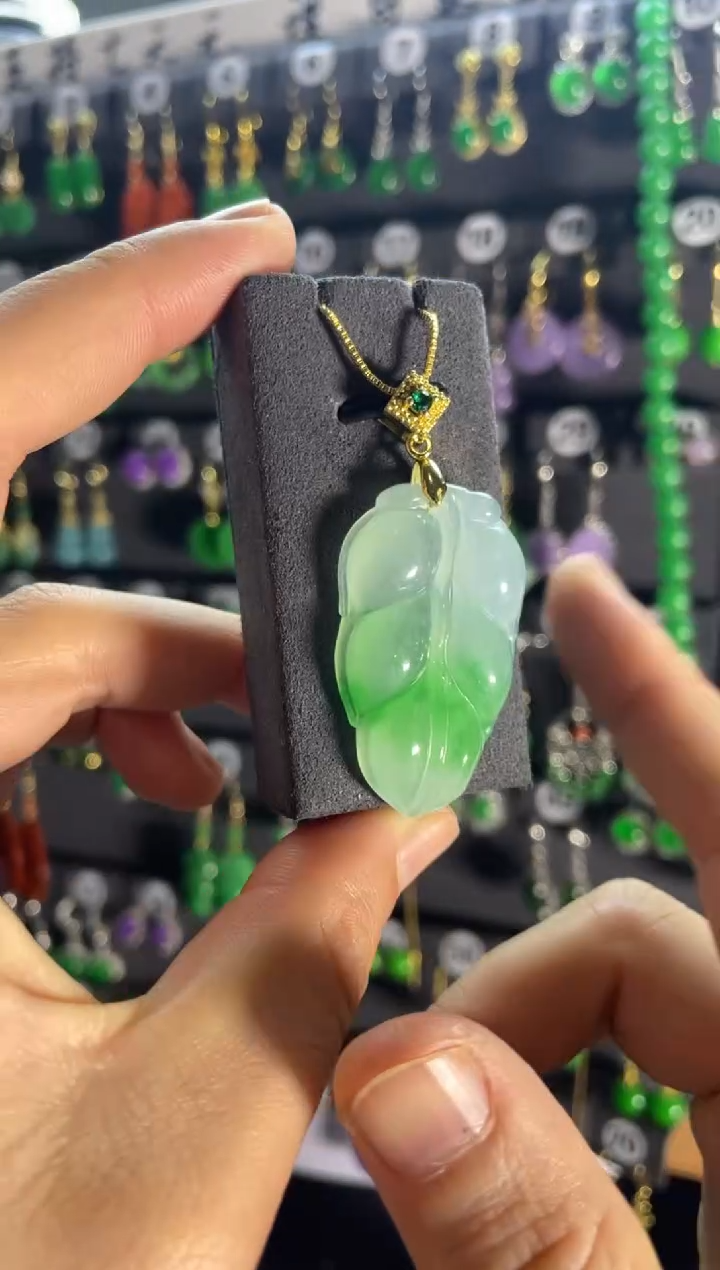 【闪购商品】翡翠颈饰银S925镶嵌217....