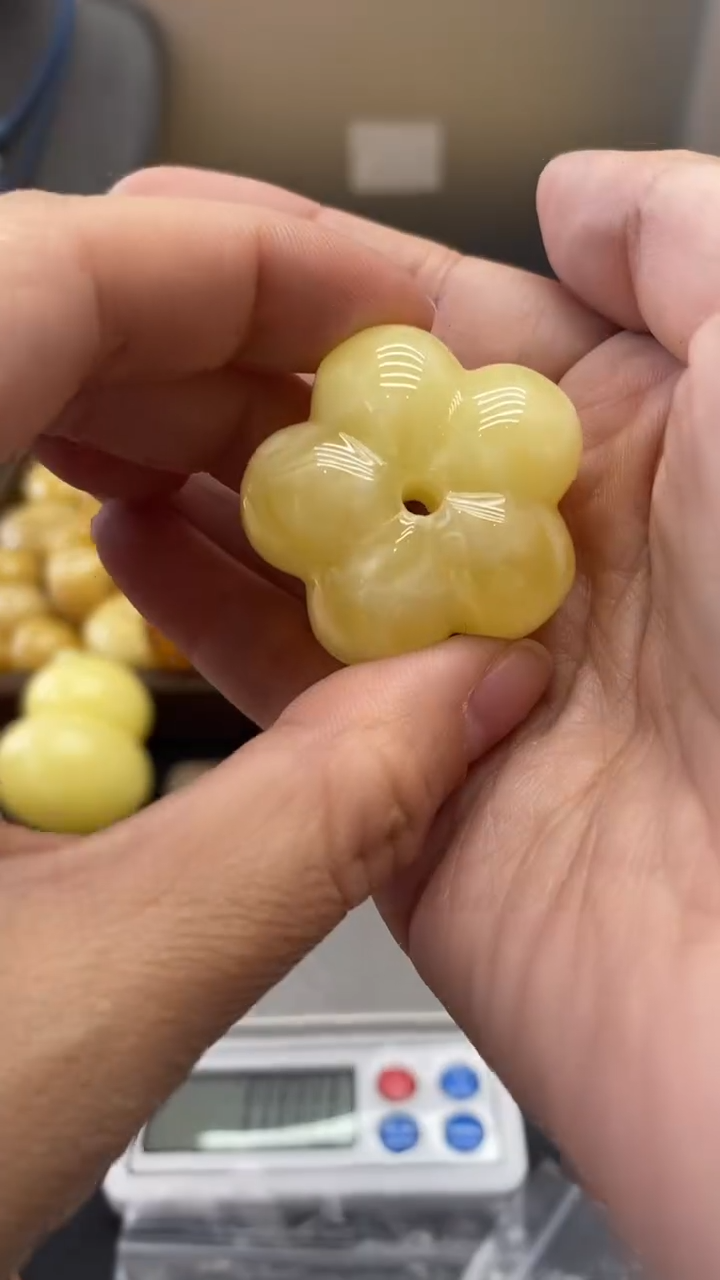 琥珀未镶嵌珠宝奇石1047