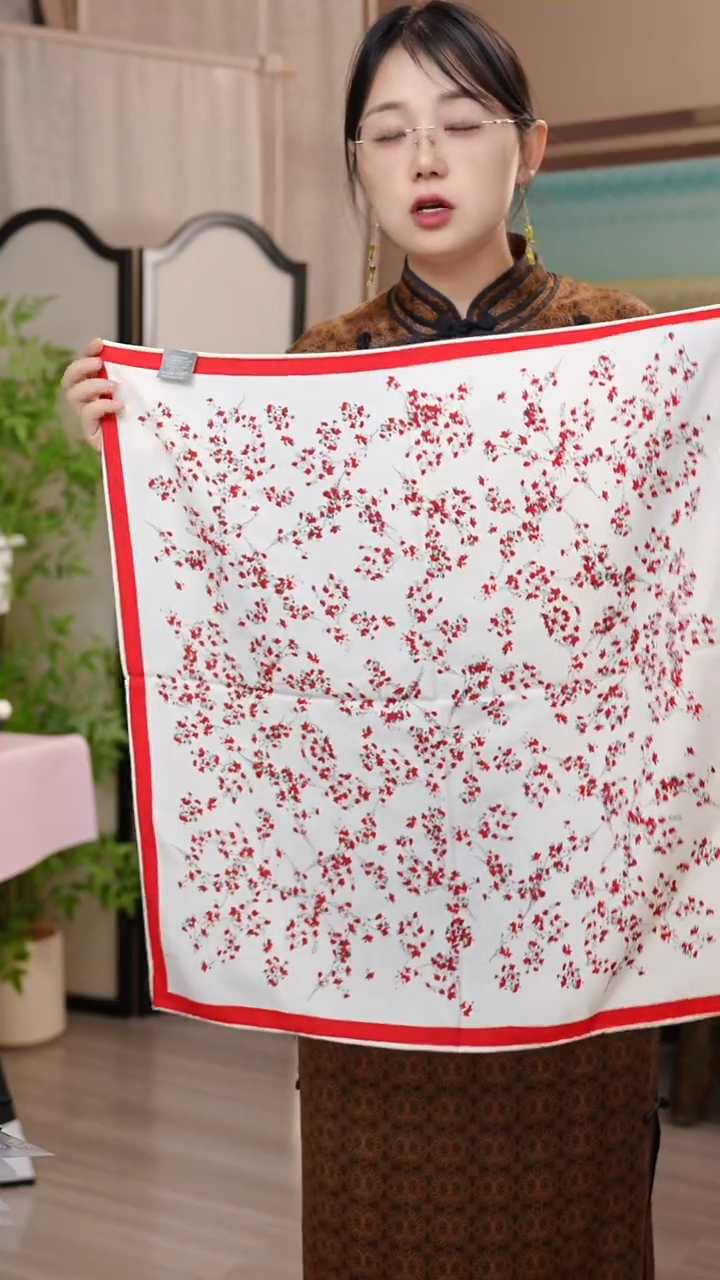 丝绸丝毛丝巾65*65