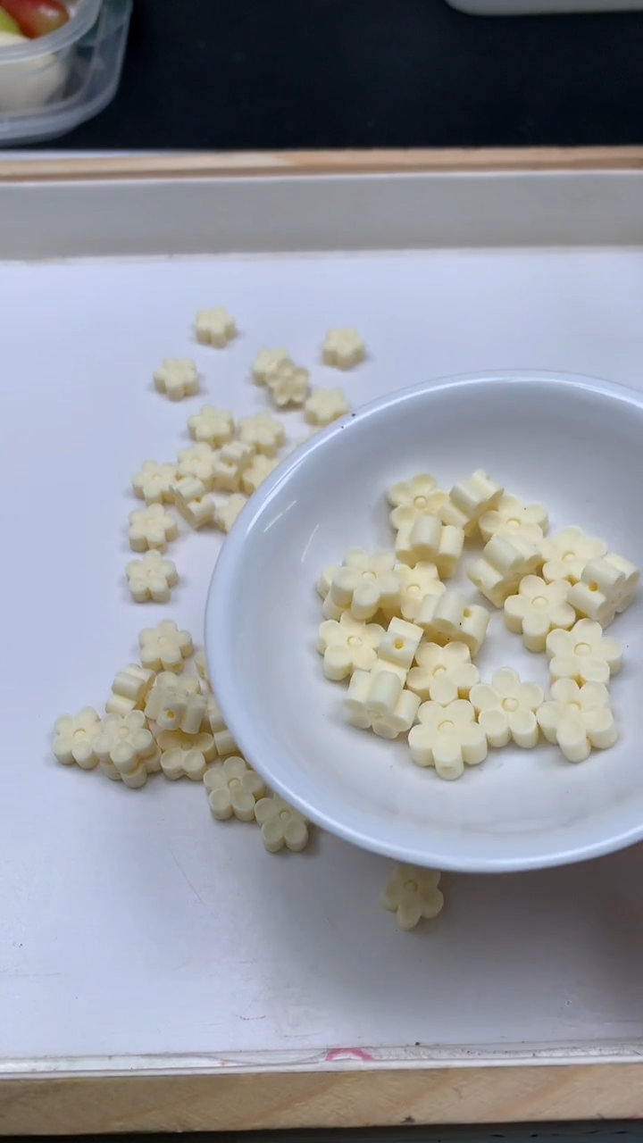 菩提散珠E879 牙牙 果 五瓣花4个6.8元