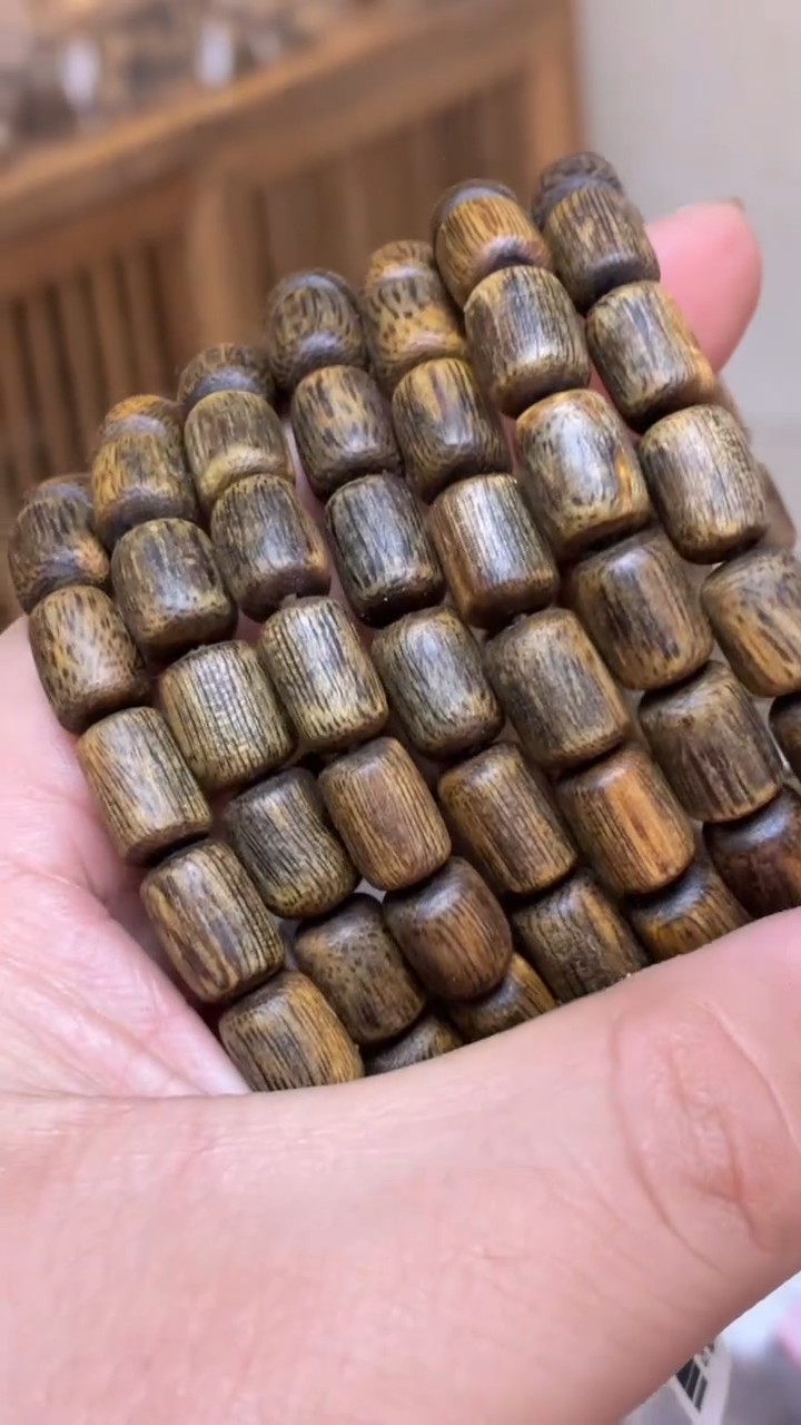 沉香手串 海南乌身圆叶随型单圈沉水多样性发其一