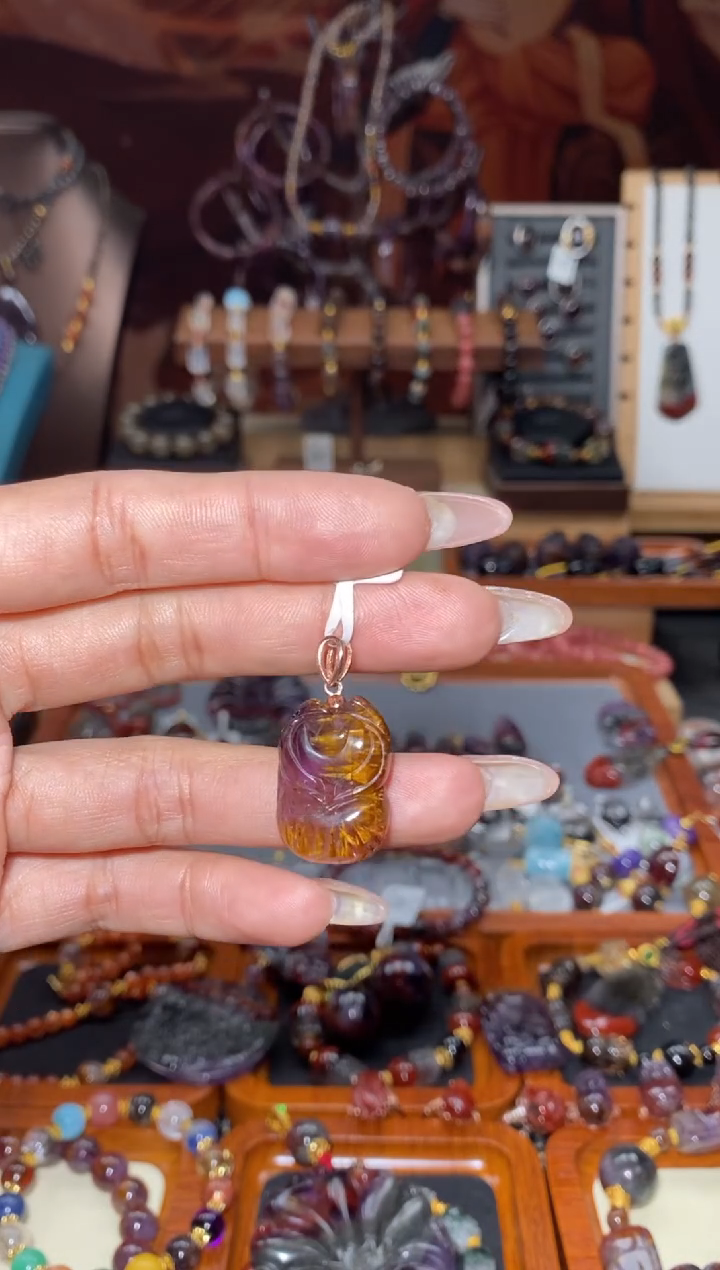 【闪购商品】水晶吊坠未镶嵌极光紫钛大头狐