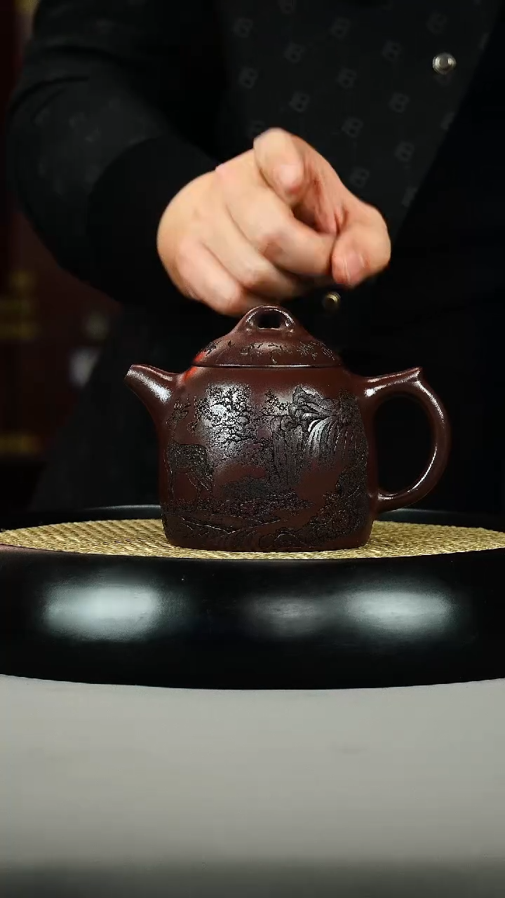 茶壶紫砂石红 秦权 刻绘 梅花 梅花鹿