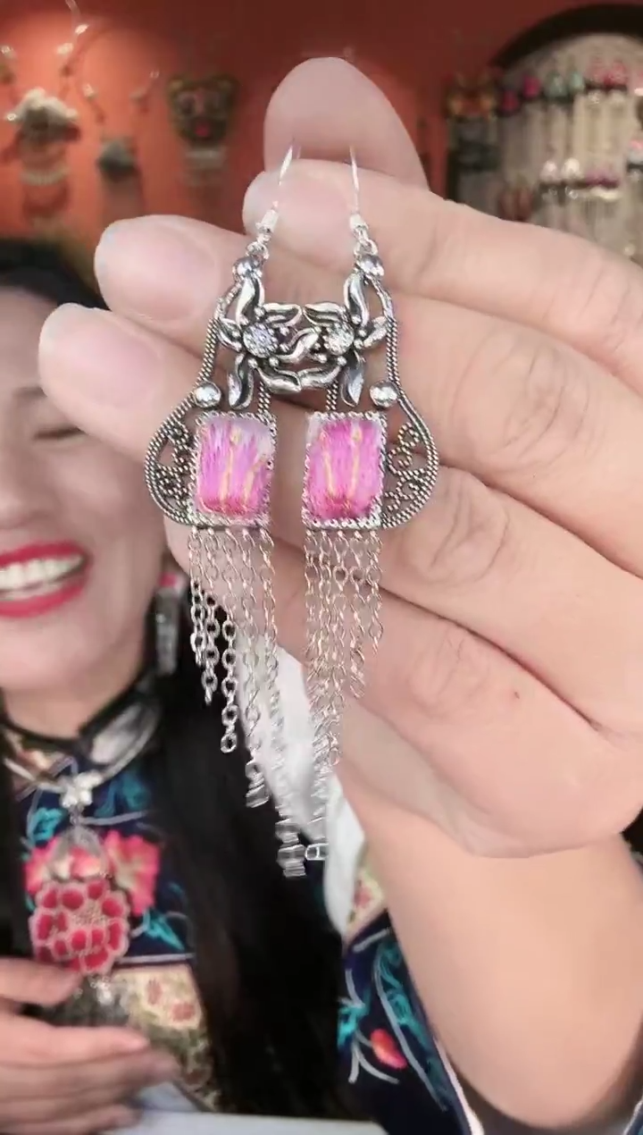 非遗手工刺绣饰品25