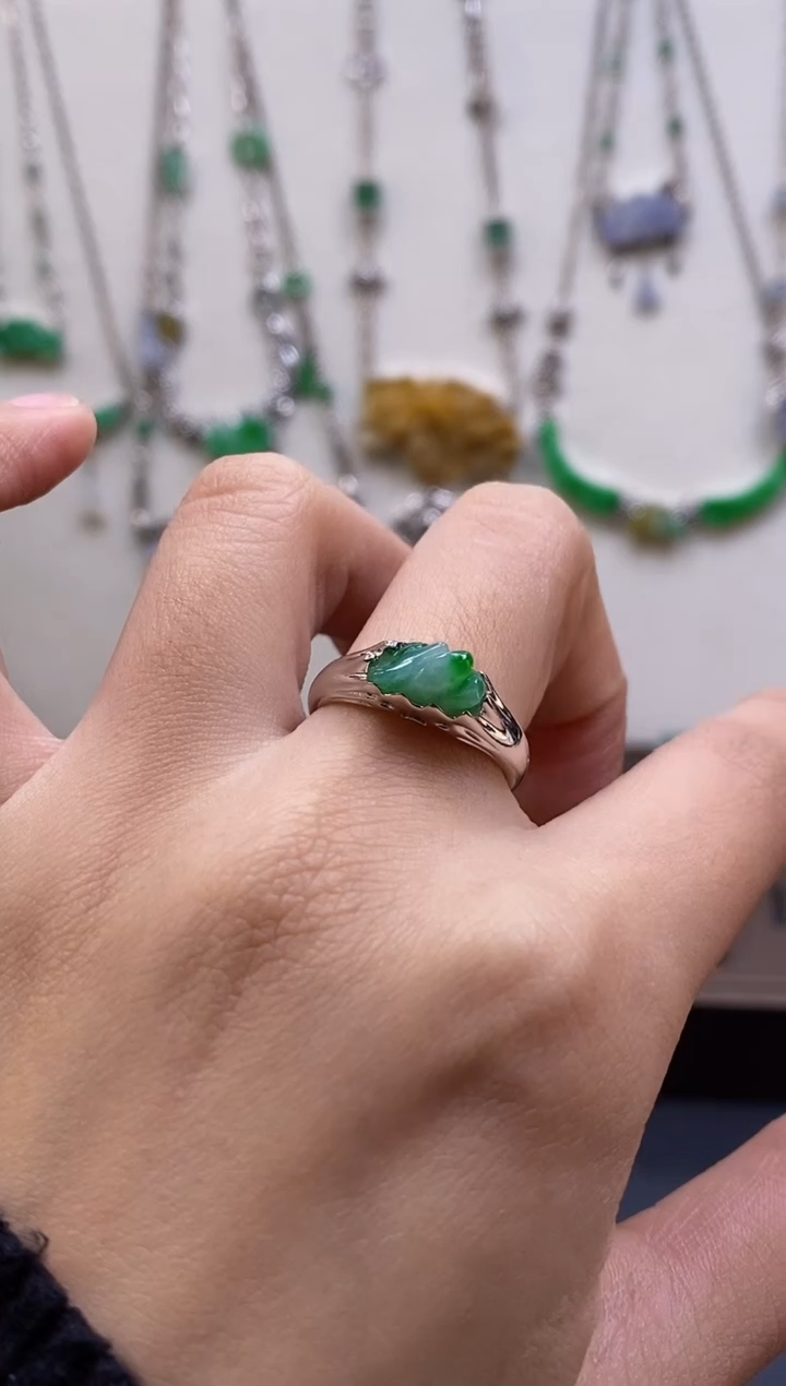 颈饰银S925镶嵌翡翠谁****宝19308