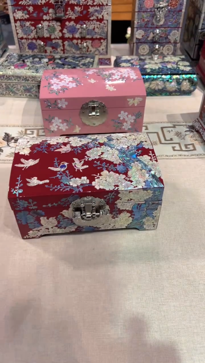 【闪购商品】鱼锁绒布底弘贝雅螺钿漆器文化馆