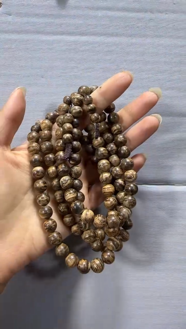 【闪购商品】沉香手串P38蚁漏料0.9多圈多样性发货发其一