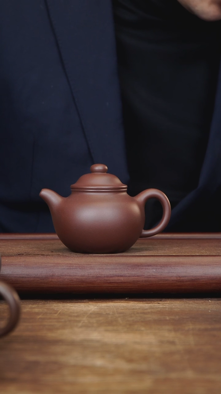 【闪购商品】紫砂茶壶250ml 国工YCC莲子 紫泥