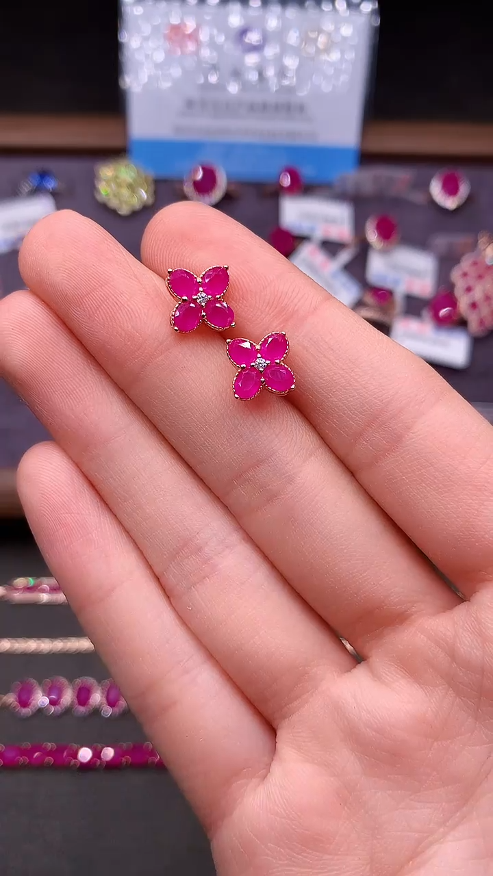 【闪购商品】红宝石耳饰银S925镶嵌......