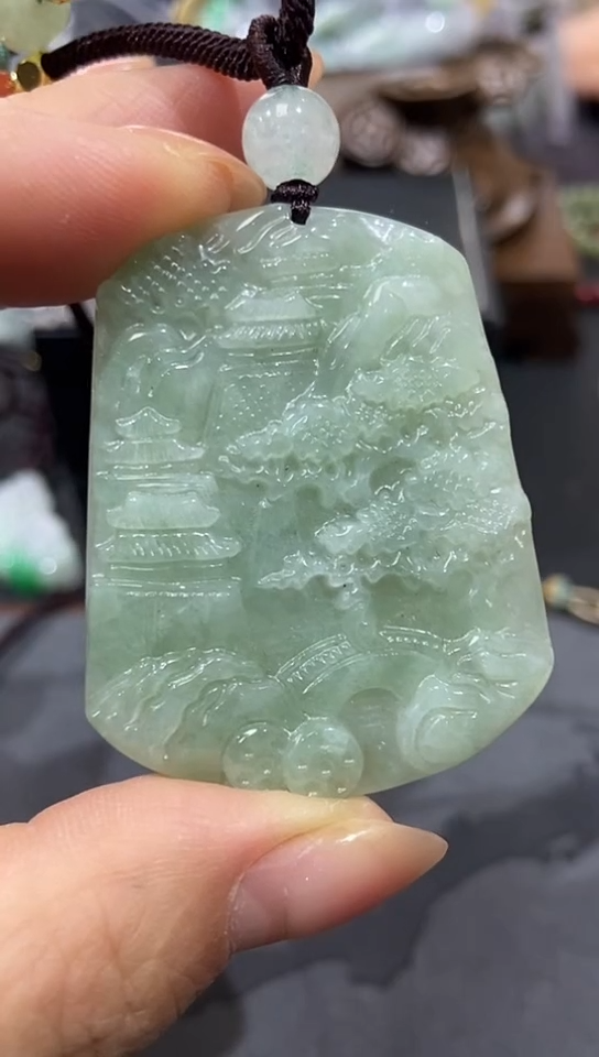 翡翠未镶嵌颈饰吊坠