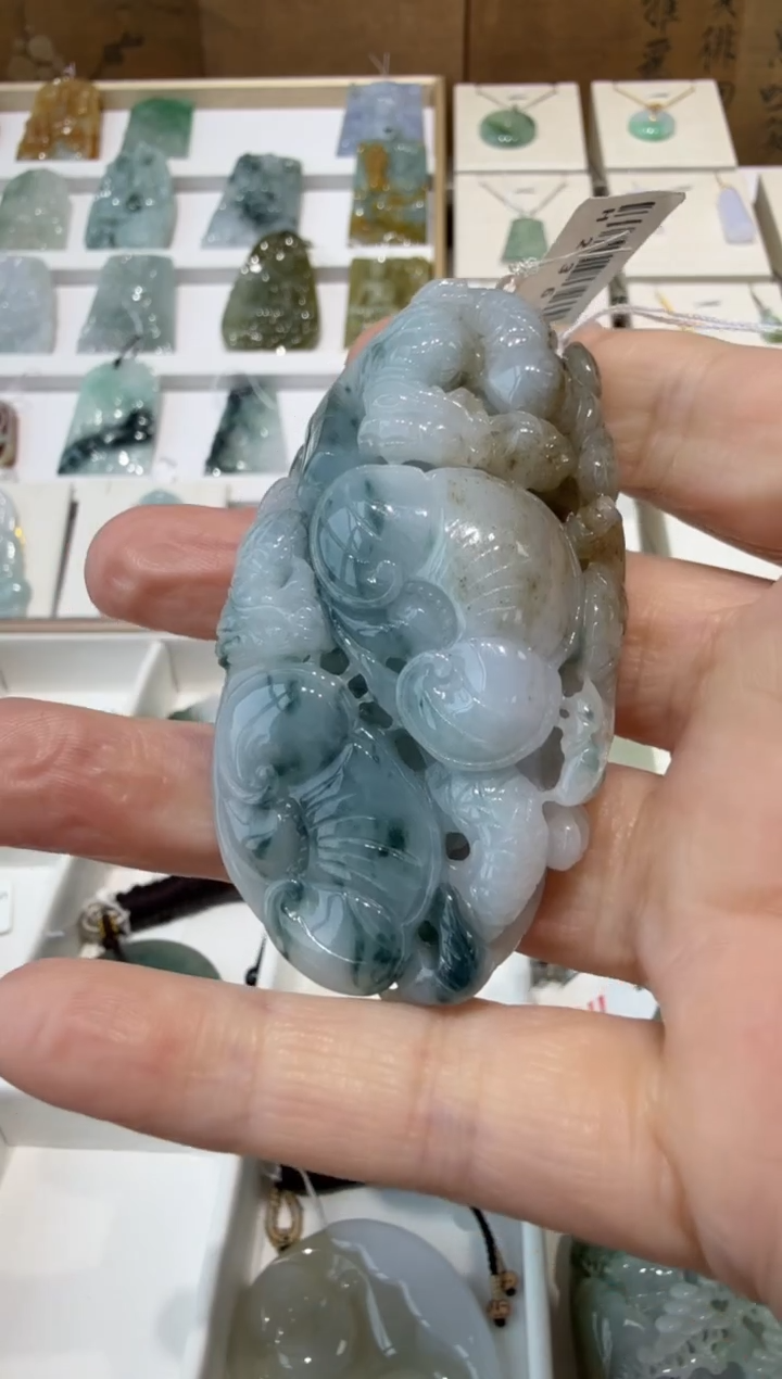 翡翠挂件未镶嵌A货翡翠多样性孤品