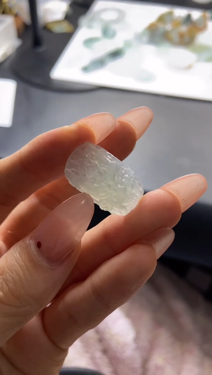 定制翡翠未镶嵌龙