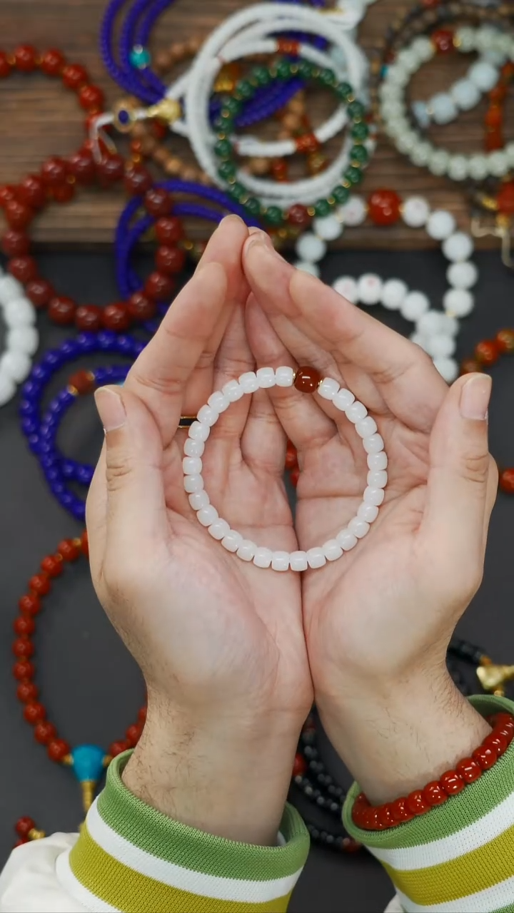 颈饰未镶嵌和田玉（糖玉）阳****销梵阁精品文玩回血