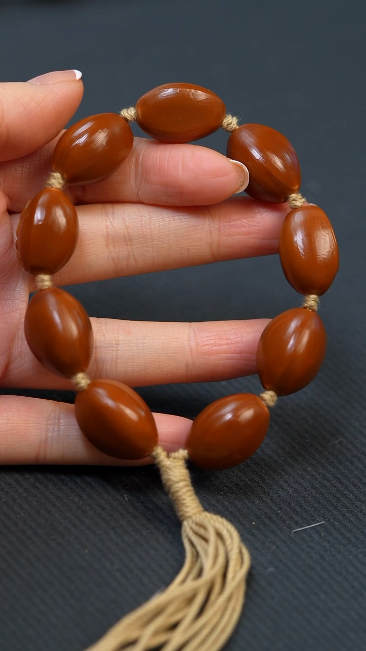 【闪购商品】橄榄核手串浮雕荷花