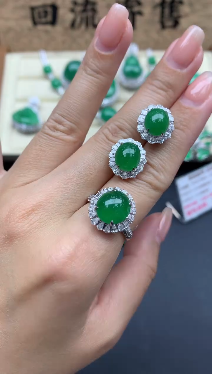 【闪购商品】翡翠戒指18K金镶嵌687-中国好珍宝-一套