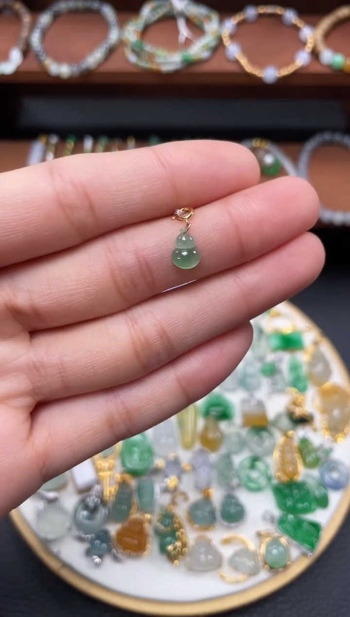 【闪购商品】翡翠吊坠(不含链)18K金镶嵌一个   JK285