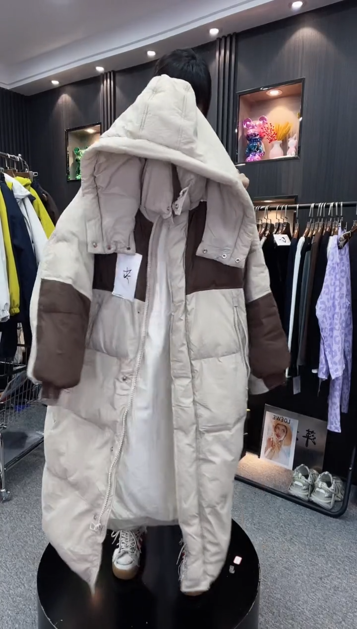 2888杏色长款外套--