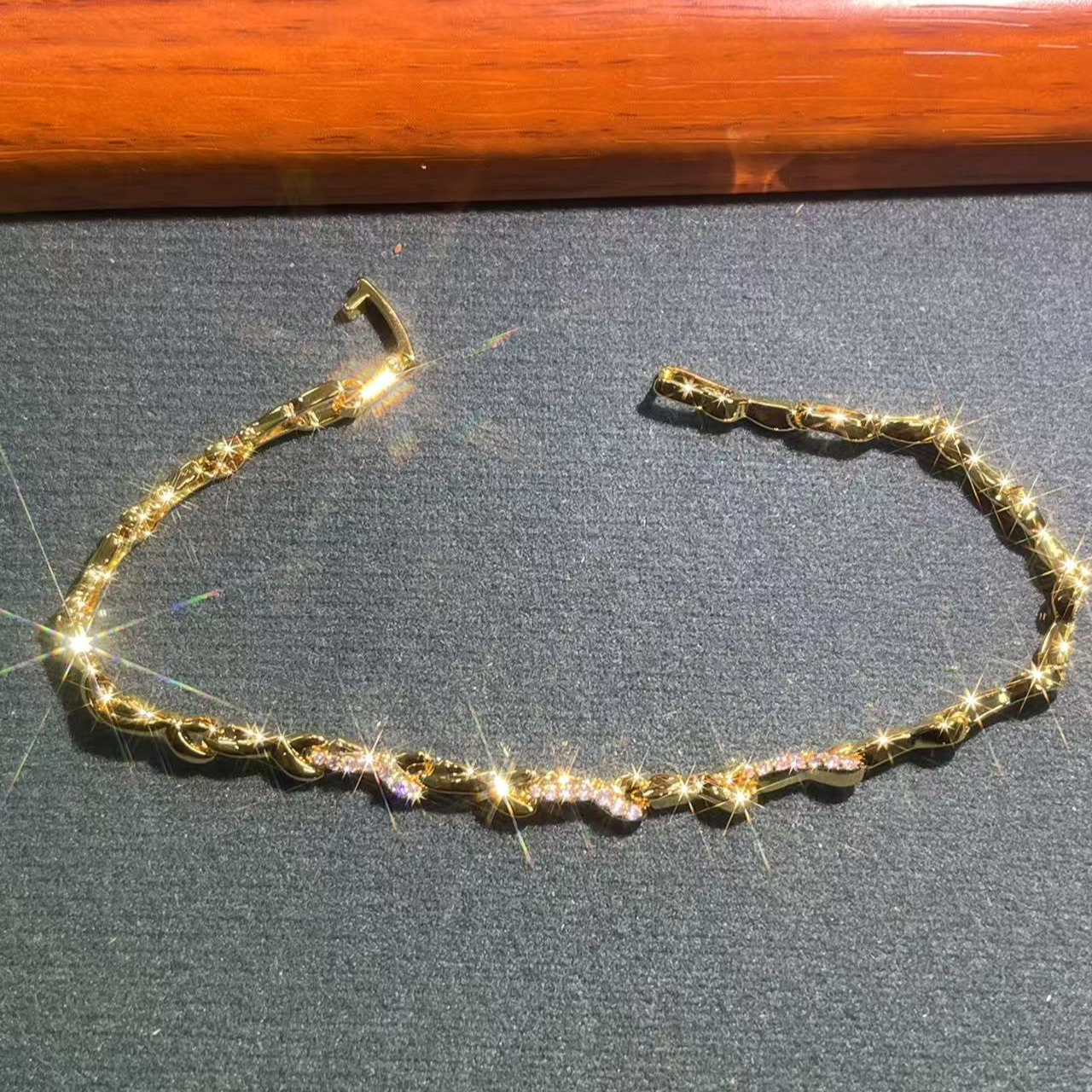  s8162黄色微镶手链多样性发货