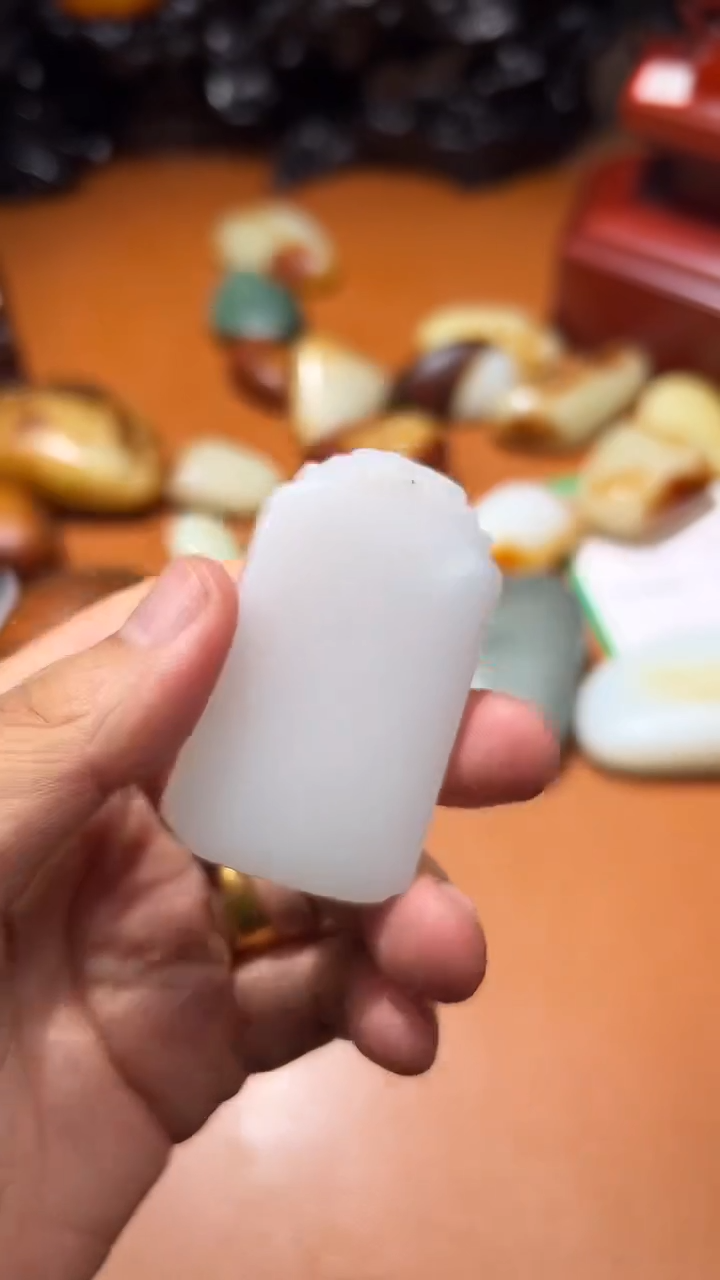 未镶嵌和田玉把件古*月和田玉