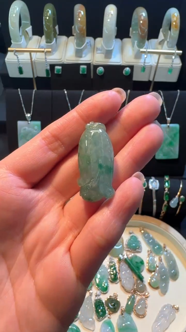 【闪购商品】翡翠挂件未镶嵌兰花