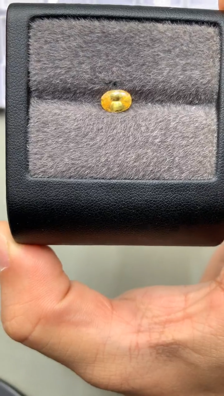 【闪购商品】定制蓝宝石裸石未镶嵌椭圆 黄色蓝宝石 0.93ct