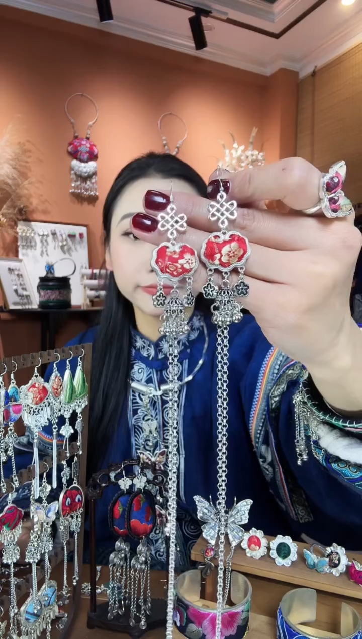 【闪购商品】刺绣纯手工民族风耳环
