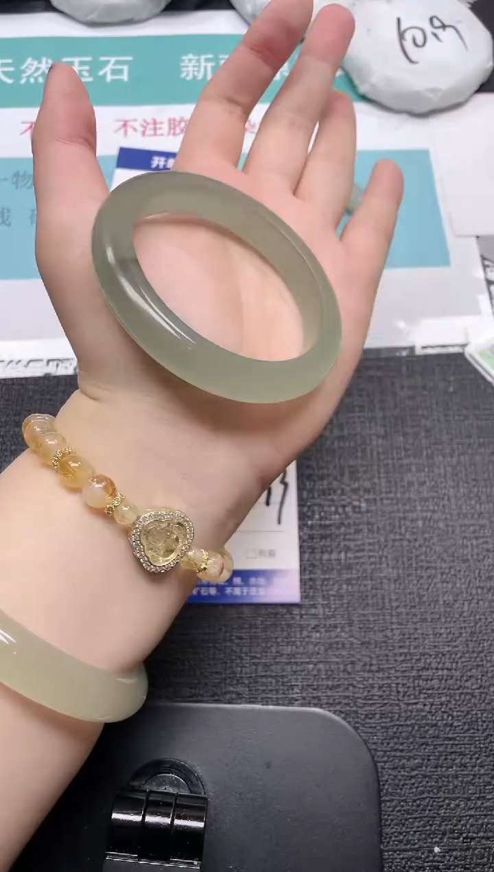 未镶嵌手镯石英质玉164-57