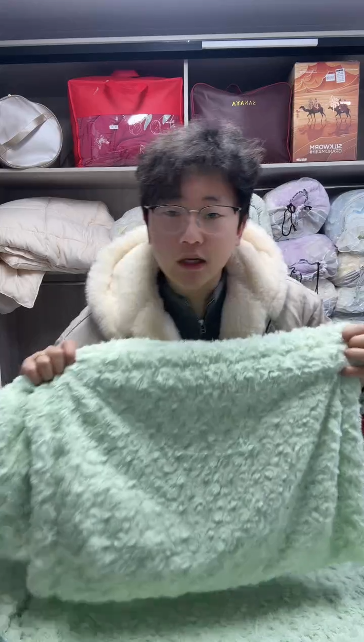 羊羔毛果绿色玫瑰捏花四件套