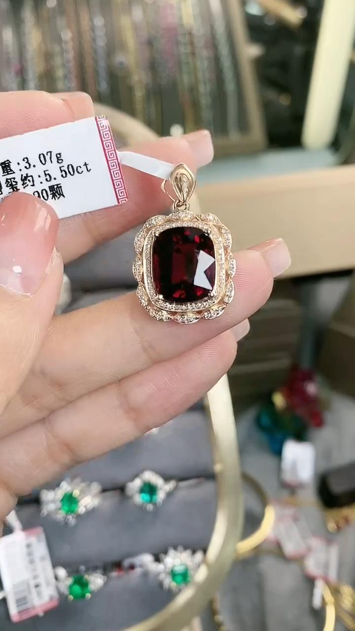 【闪购商品】碧玺吊坠18K金镶嵌18K金镶嵌碧玺吊坠