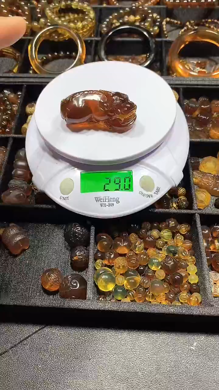 琥珀颈饰未镶嵌天然缅甸琥珀貔貅