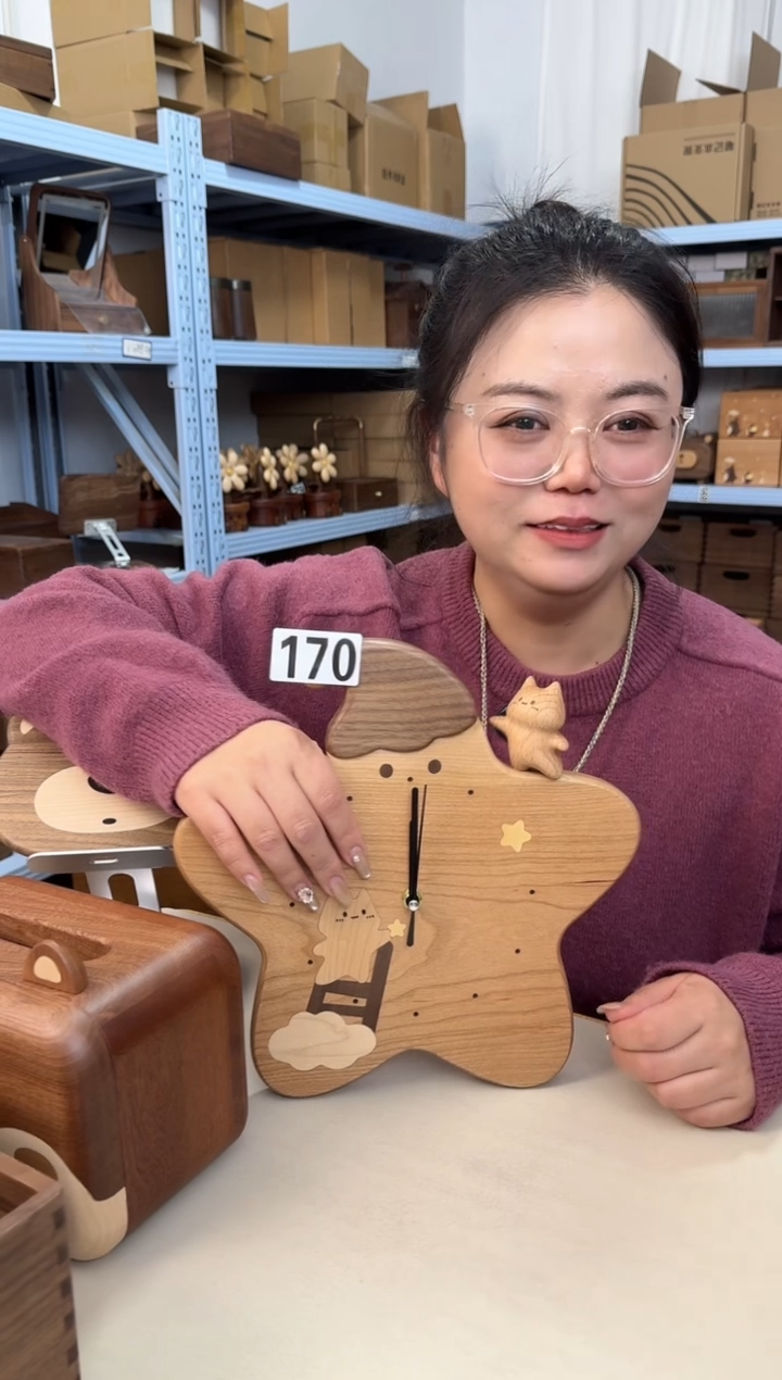 木170微瑕樱桃木星星钟表特价款
