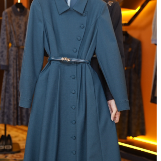 【赫尔温】设计款云雾蓝时尚收腰显瘦连衣裙DHZFF52935