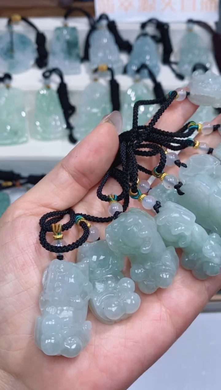 颈饰未镶嵌翡翠吊坠团购多样性发一件