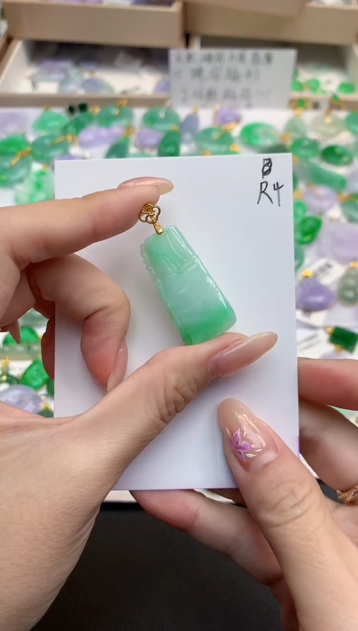 颈饰未镶嵌翡翠天然缅甸A货翡翠