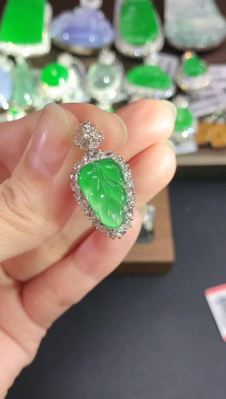 吊坠(不含链)18K金镶嵌翡翠238|