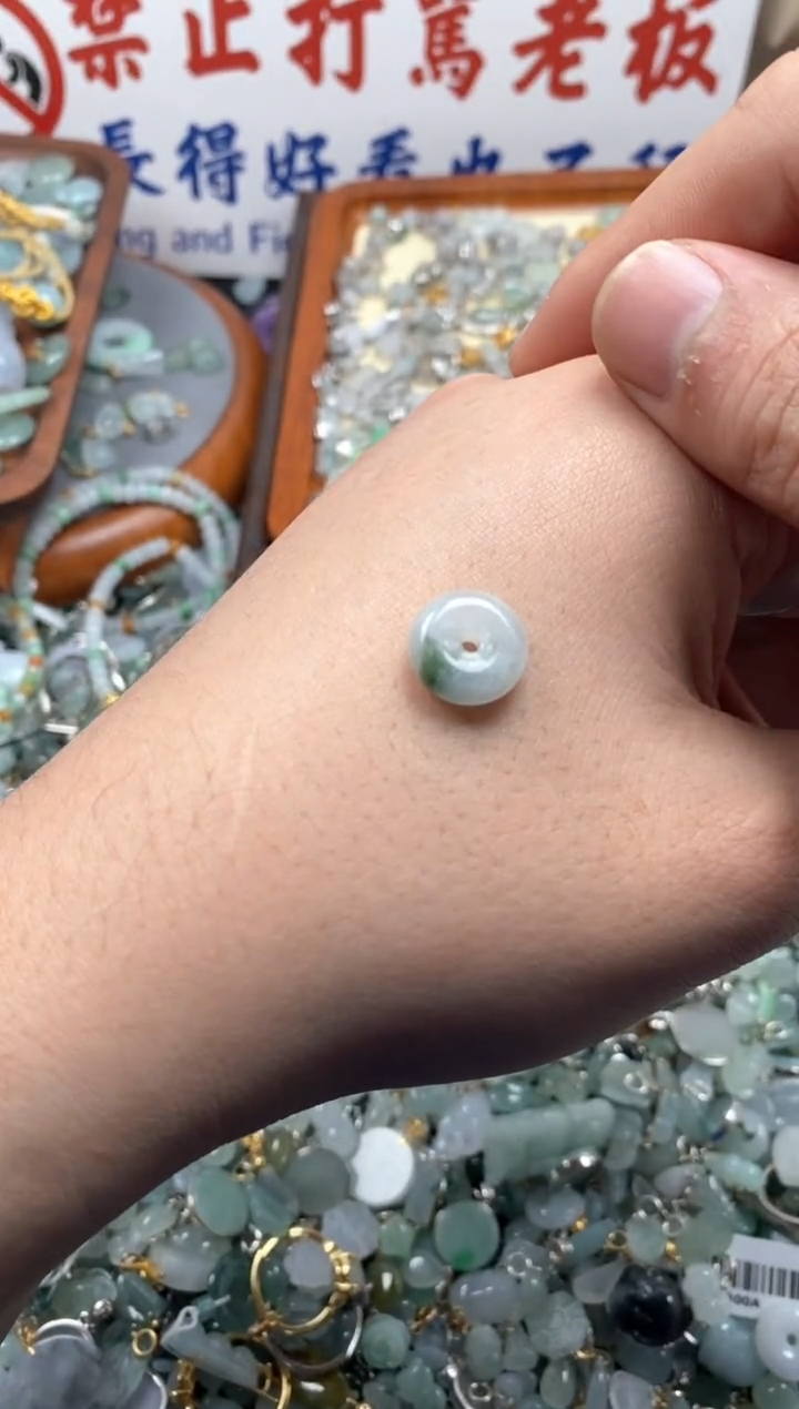 【闪购商品】翡翠颈饰未镶嵌哥哥