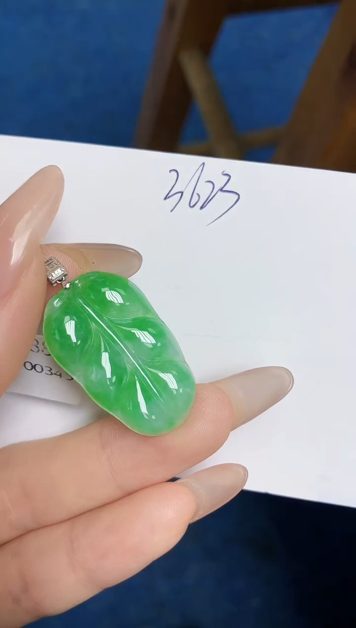 翡翠18K金镶嵌颈饰 天然缅甸翡翠A货