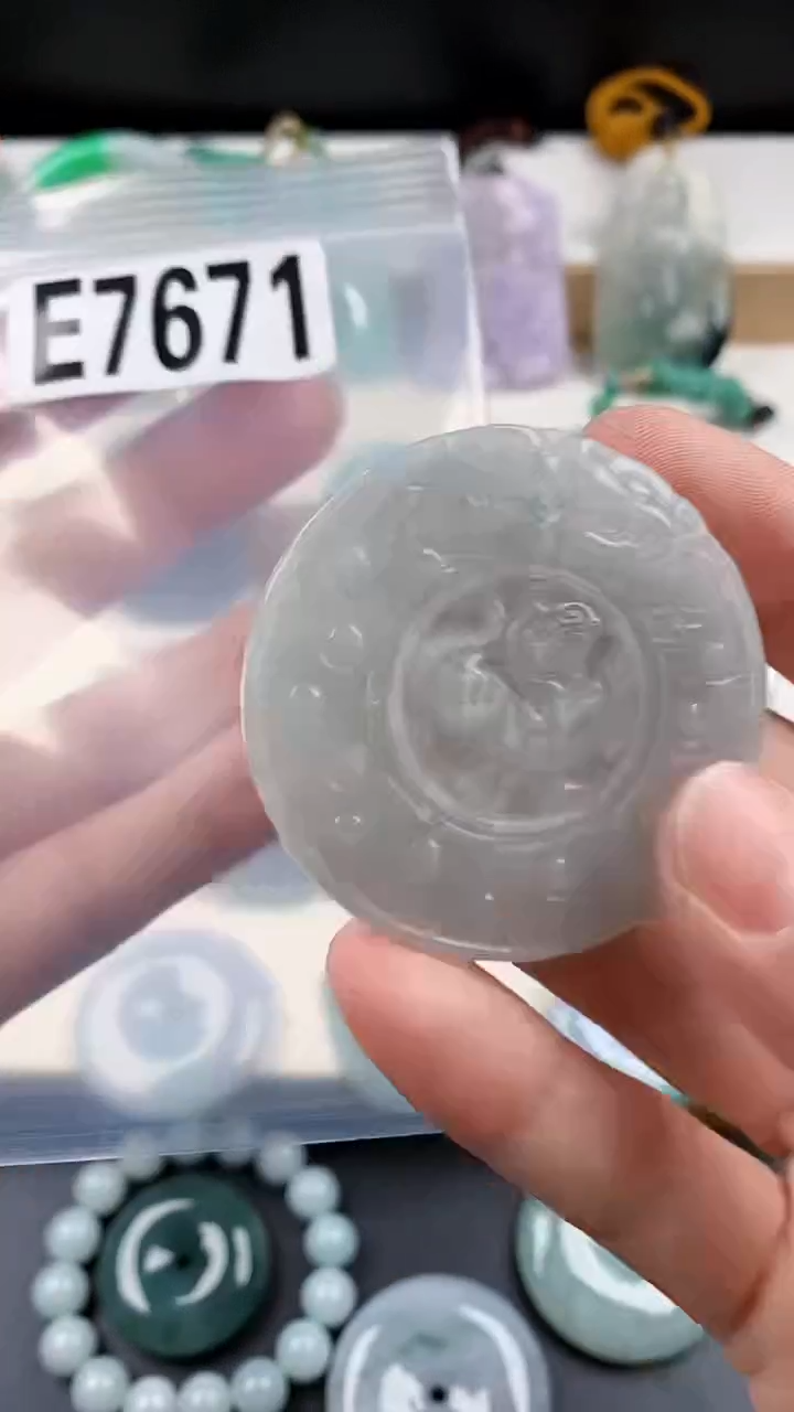 颈饰未镶嵌翡翠天然翡翠吊坠挂件